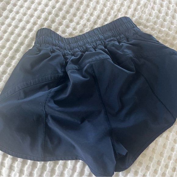 Hotty Hot High-Rise Lined Short 2.5" - Picture 4 of 8